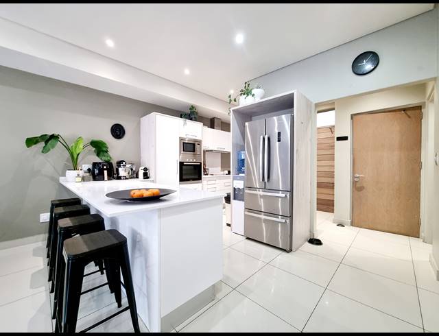 3 BEDROOM TOWNHOUSE TO LET IN OAKLANDS